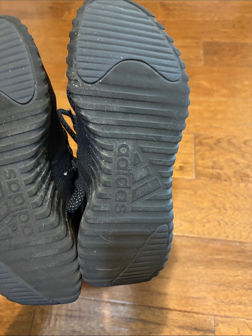 adidas Black women's 8 Lightweight Athletic Sneakers with Reflective Laces - Picture 3 of 3